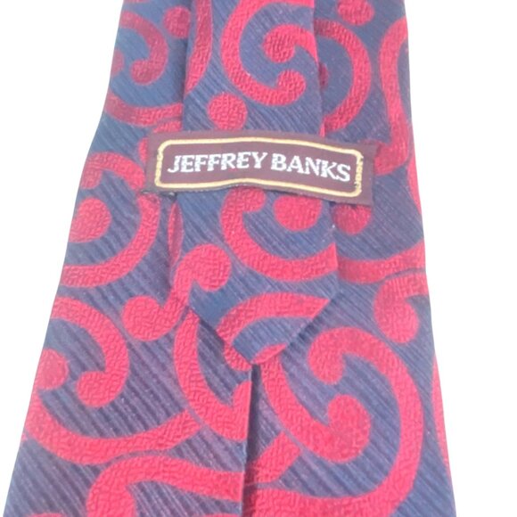 Jeffrey Banks 100% Silk Hand-Sewn Tie Red & Navy Swirl Pattern Made In USA - Picture 4 of 4